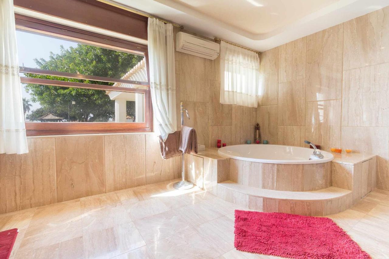 Castle Beach House Luxury Beachfront Villa 말라가 외부 사진