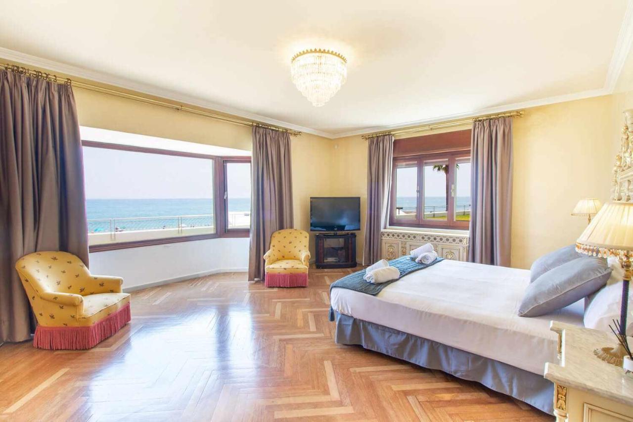 Castle Beach House Luxury Beachfront Villa 말라가 외부 사진