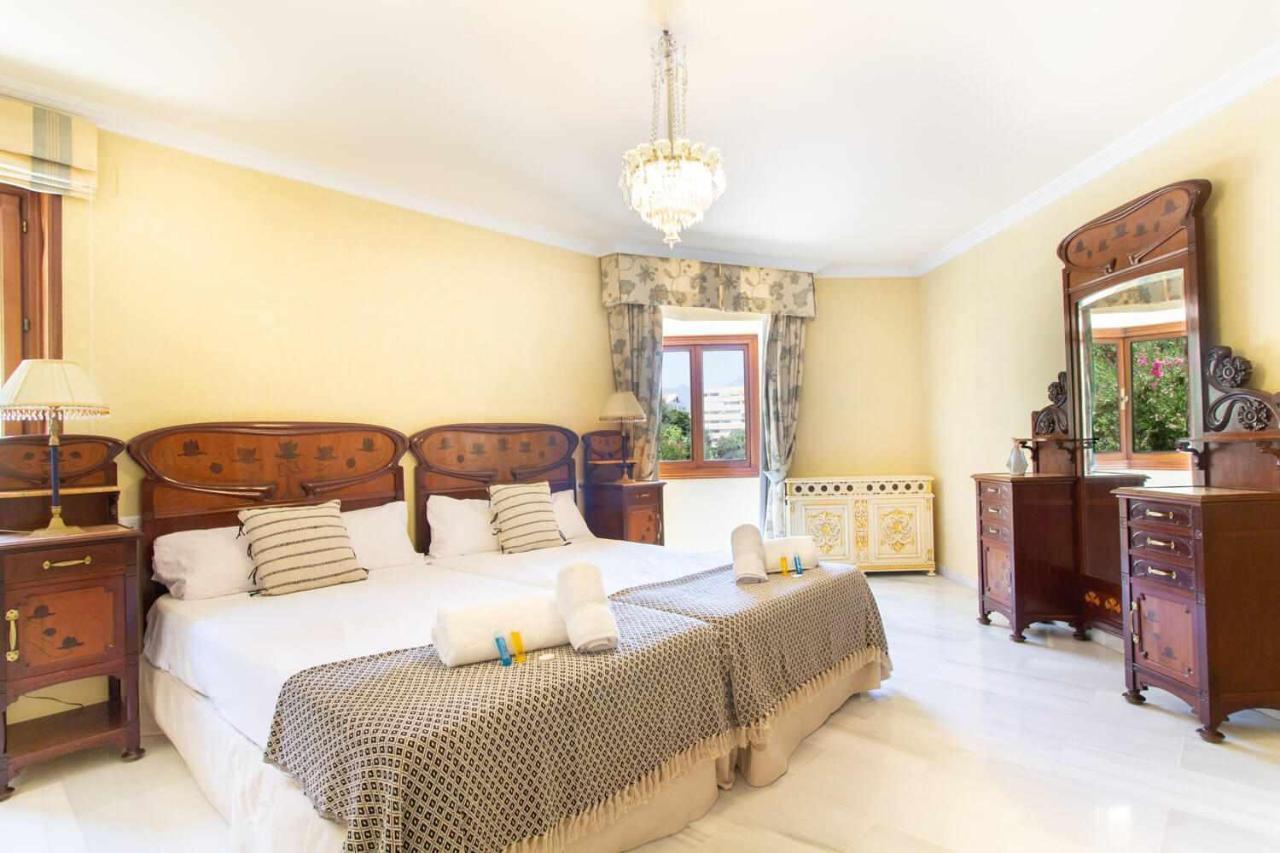 Castle Beach House Luxury Beachfront Villa 말라가 외부 사진